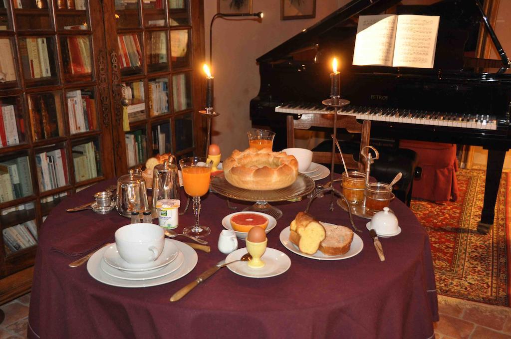 Chalais  ドメーヌ デュリ ドフュ Bed & Breakfast エクステリア 写真